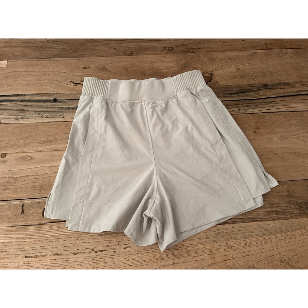Lululemon Size XS Stretch Woven Relaxed-Fit High-Rise Short 4" - Picture 1 of 7